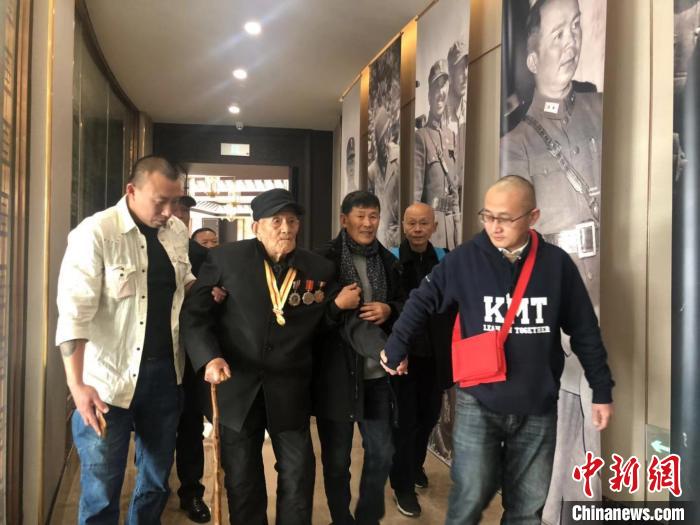 《尋找飄蕩的忠魂》展覽現(xiàn)場?！》綀?攝