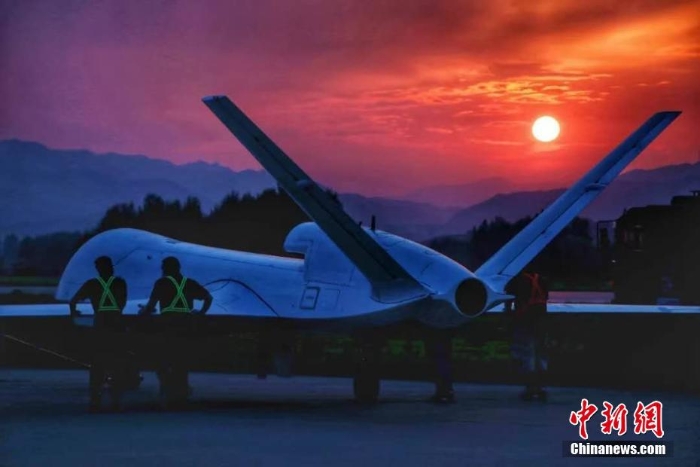 中國WJ-700無人機(jī)首飛成功 具備空對面精確打擊作戰(zhàn)能力