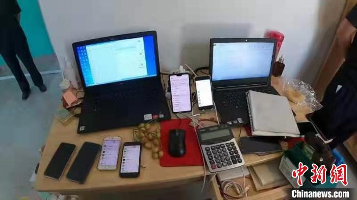 警方繳獲犯罪嫌疑人的作案工具?！№f崇結(jié) 攝