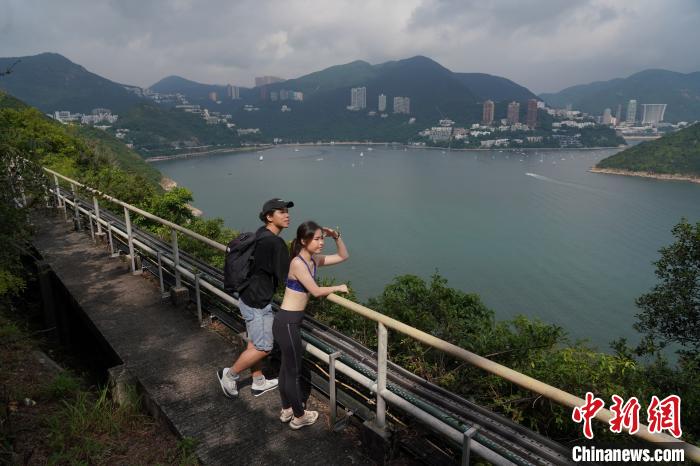 圖為海洋公園可眺望港島南部美景?！垷?攝