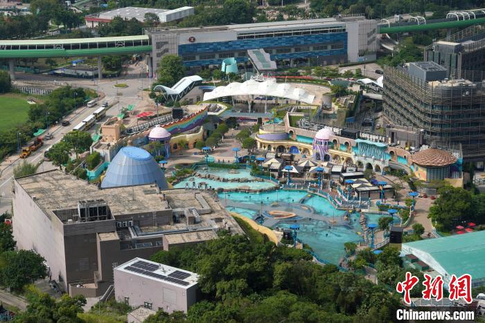 圖為海洋公園山下園區(qū)，這里將轉(zhuǎn)型為免費(fèi)入場(chǎng)的餐飲零售消閑區(qū)?！垷?攝