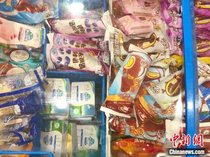 王師傅店里買得較好的雪糕。 <a target='_blank' href='http://www.chinanews.com/' >中新網(wǎng)</a> 左宇坤 攝