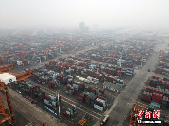 資料圖：廣西欽州港的繁忙工作景象。<a target='_blank' href='http://www.chinanews.com/'>中新社</a>記者 毛建軍 攝