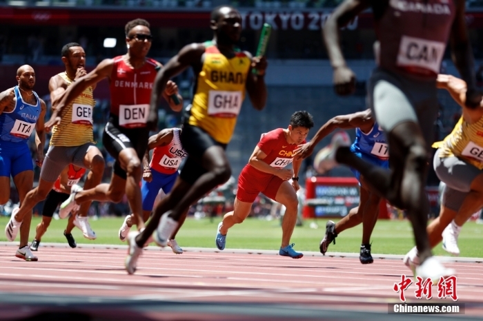 腳下生風(fēng)！東京奧運(yùn)會(huì)中國男子4x100接力晉級決賽