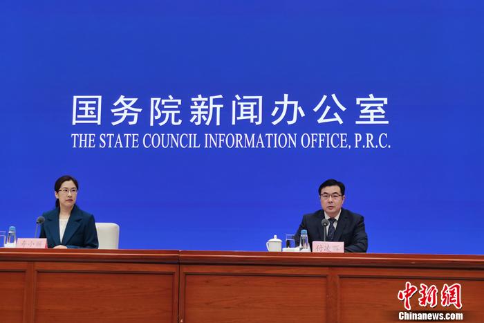 8月16日，國(guó)新辦就2021年7月份國(guó)民經(jīng)濟(jì)運(yùn)行情況舉行發(fā)布會(huì)。<a target='_blank' href='http://www.chinanews.com/' >中新網(wǎng)</a>記者 李金磊 攝
