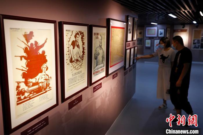 9月3日，“斯大林格勒保衛(wèi)戰(zhàn)——大無畏精神和英雄氣概的象征”專題展覽在抗戰(zhàn)館開幕?！「惶?攝