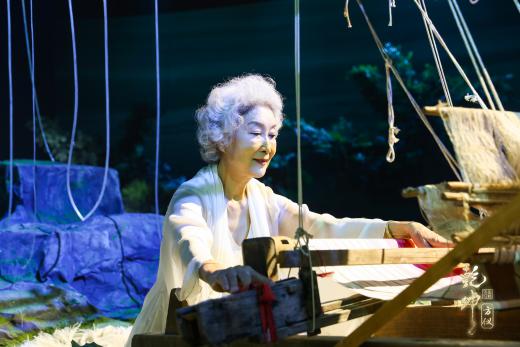 圖展山河盛景，服飾乾坤方儀――熊英|乾坤？方儀2022SS中國國際時(shí)裝周開幕大秀震撼上演