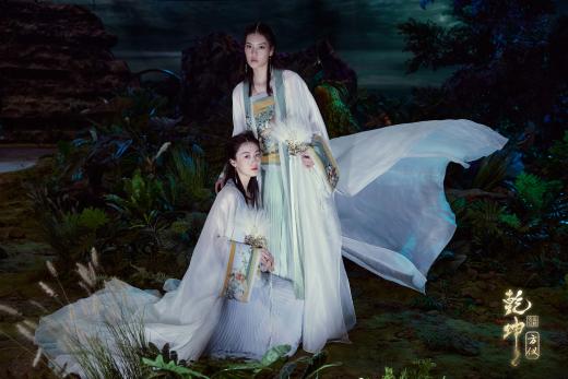 圖展山河盛景，服飾乾坤方儀――熊英|乾坤？方儀2022SS中國國際時(shí)裝周開幕大秀震撼上演