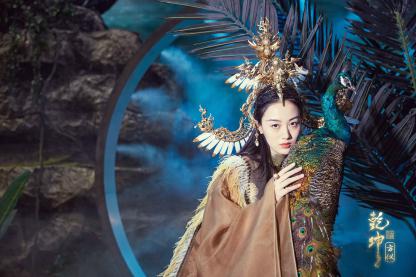 圖展山河盛景，服飾乾坤方儀――熊英|乾坤？方儀2022SS中國國際時(shí)裝周開幕大秀震撼上演