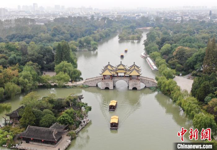 航拍揚(yáng)州瘦西湖風(fēng)景區(qū)。　泱波 攝