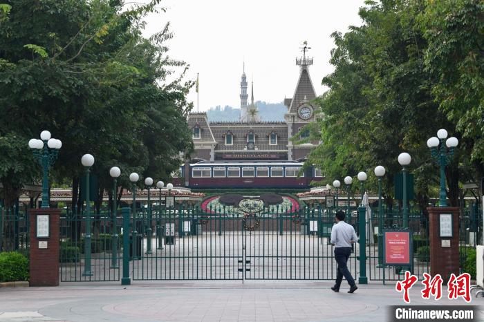 因曾有初步確診病人到訪，香港迪士尼樂(lè)園于17日關(guān)閉一天?！±钪救A 攝