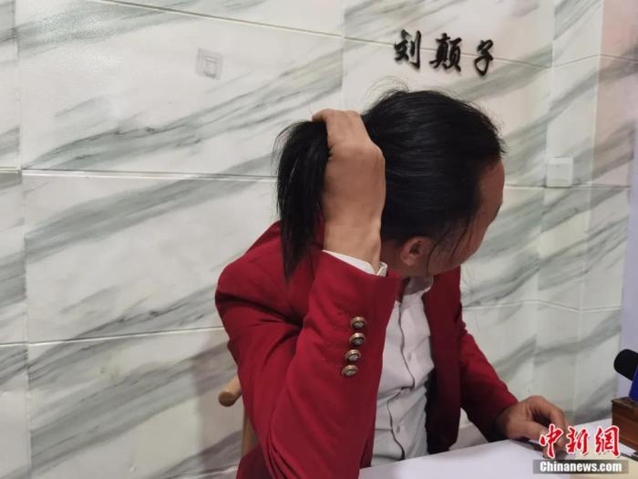 主播劉顛子。周孫榆 攝