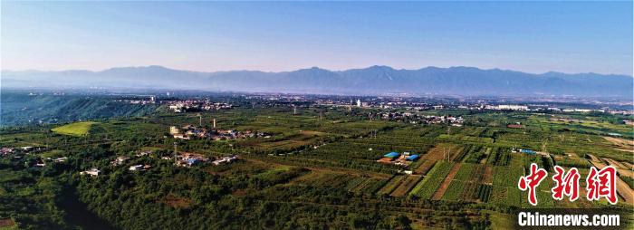 霸陵陵區(qū)航拍全景(竇皇后陵、江村大墓發(fā)掘點(diǎn)、南陵)