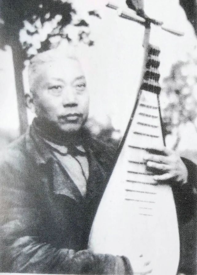 王萬(wàn)青上世紀(jì)六十年代演出照
