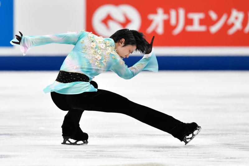羽生結(jié)弦在男子單人滑自由滑比賽中。新華社記者 張笑宇 攝