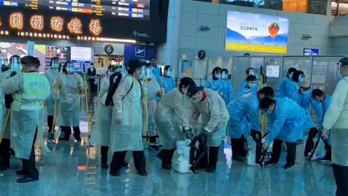 桃園機(jī)場(chǎng)防疫計(jì)程車駕駛曾於去年12月24日載運(yùn)確診個(gè)案。（圖／東森新聞）.webp