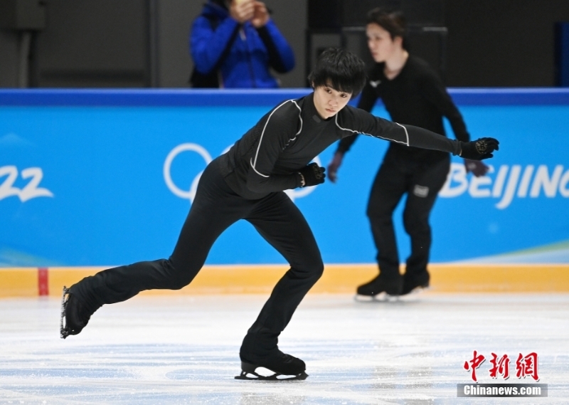 日本花樣滑冰選手羽生結弦進行賽前訓練