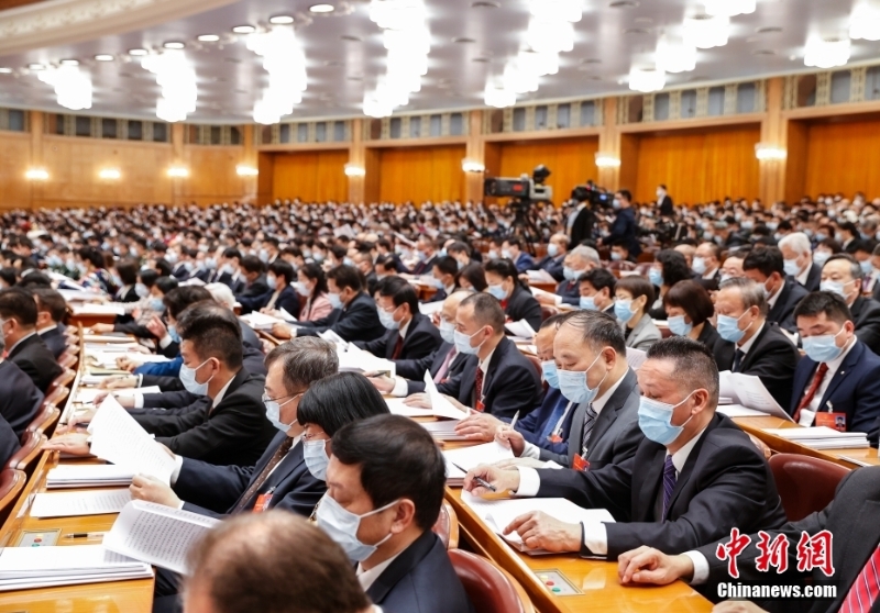 十三屆全國(guó)人大五次會(huì)議在京開幕