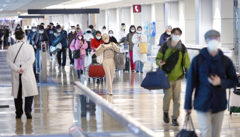 臺灣本土疫情再起，島內(nèi)27日新增83例。圖為桃園機場。(資料照 范揚光攝) 圖片來源：臺灣中時新聞網(wǎng).jpg