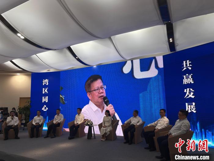 圖為“惠州實施深度融深融灣行動專題論壇”活動現(xiàn)場?！∷涡憬軘z 攝