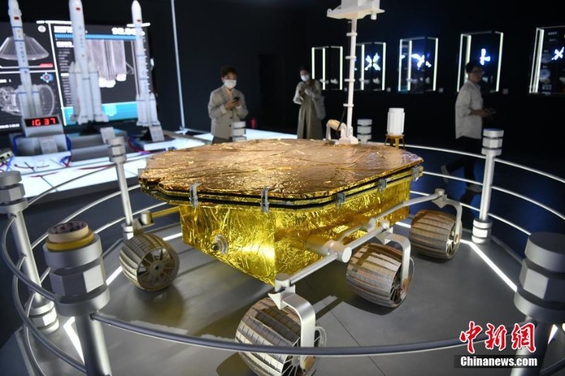 “漫無邊界”中國航天文創(chuàng)藝術(shù)展亮相成都