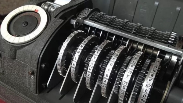 瑞士加密公司克里普托制造的CX-52加密器（圖源：BBC中文網）