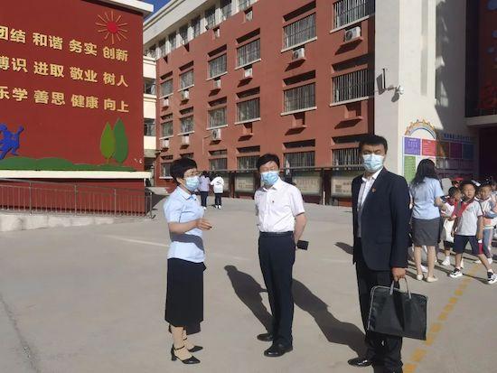 榆林高新小學舉行新隊員入隊儀式暨第十屆校園文化藝術節(jié)活動