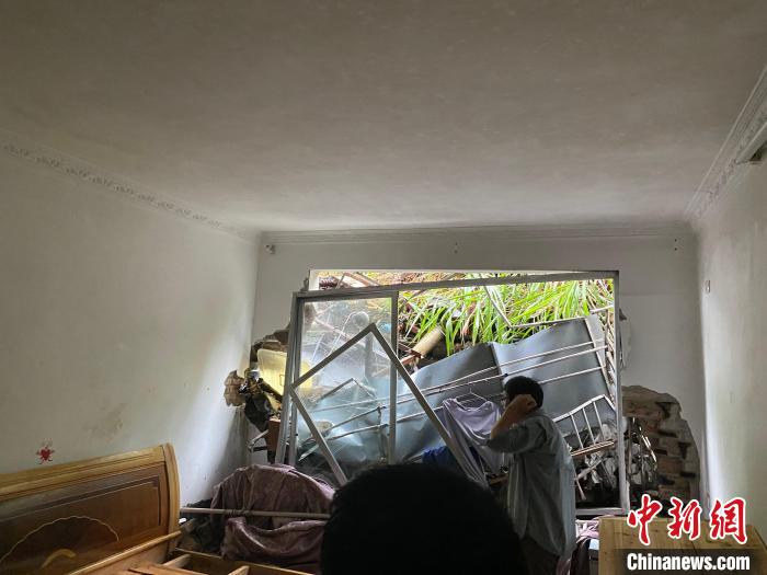 泥石流破窗而入。　廣西自然資源廳 供圖