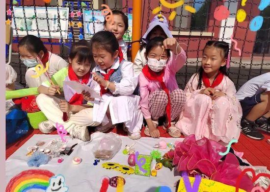 青島市城陽(yáng)區(qū)夏莊街道夏莊小學(xué)開(kāi)展童心沐黨恩系列慶?；顒?dòng)
