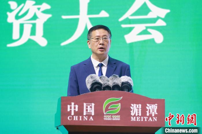 圖為中共貴州省委常委、遵義市委書記李睿致辭?！■暮陚?攝