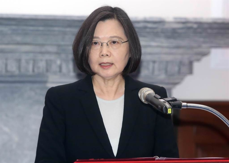大陸剛宣布暫停臺灣石斑魚輸入，蔡政府膝射式反應(yīng)，立刻指責(zé)對岸無的放矢，行政院政委鄧振中甚至狀告WTO，完全無視禁藥遭檢出的嚴(yán)重性。（資料照片）