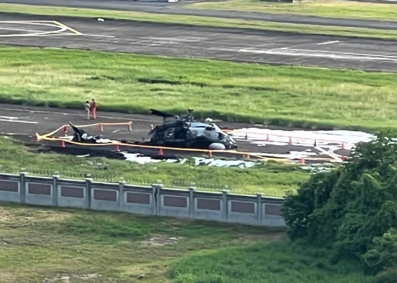 S-70C 反潛直升機(jī)在基地內(nèi)重落地。（讀者提供）