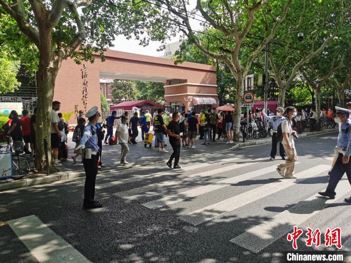 圖為上海市南洋模范中學(xué)考點(diǎn)。　上海警方供圖