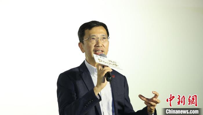 圖為香港特區(qū)政府駐北京辦事處主任梁志仁在活動(dòng)現(xiàn)場(chǎng)致辭。　主辦方供圖