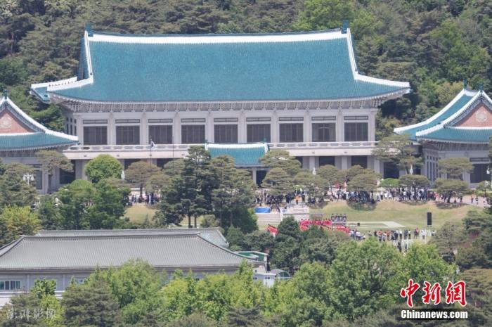 2022年5月10日，韓國青瓦臺(tái)時(shí)隔74年正式面向公眾開放。圖片來源：ICphoto
