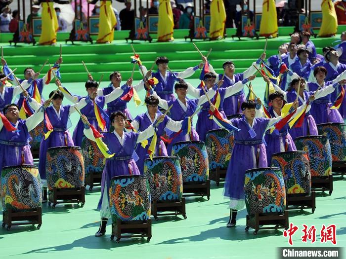 延邊朝鮮族自治州成立70周年慶祝大會節(jié)目表演?！?攝