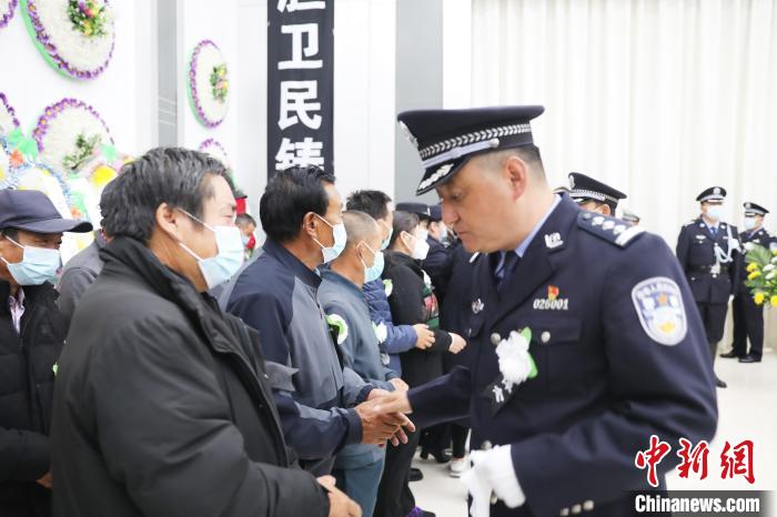 圖為遺體告別儀式現場?！』ブh公安局供圖