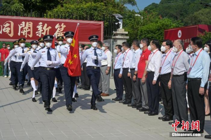紀(jì)念館揭幕典禮上舉行升旗禮。陳永諾 攝