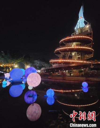 香港特區(qū)政府康樂及文化事務署將于7日至12日舉辦中秋彩燈展?！≌侣劸W(wǎng) 攝