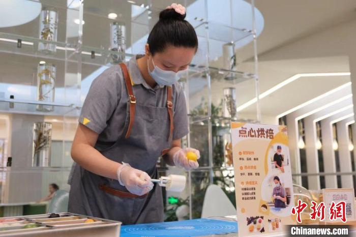 “星星的孩子”開(kāi)啟自食其力的生活?！§o安區(qū)新聞辦供圖