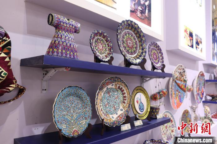 土耳其陶瓷展于國(guó)際手造展區(qū)?！±蠲鬈?攝