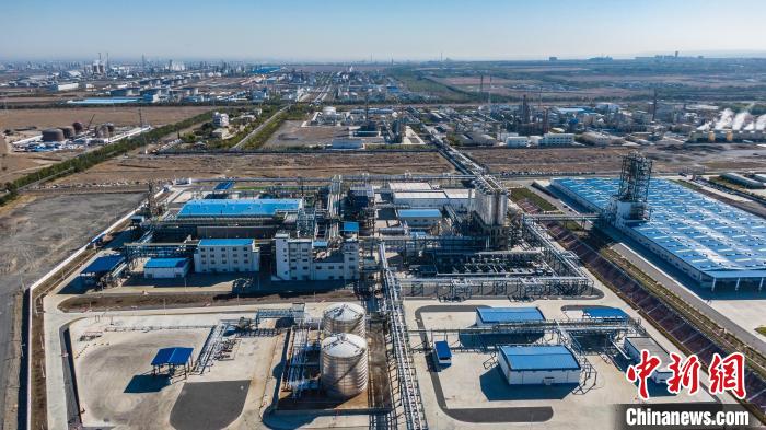 新疆和中石油合作首套EVA項目投料開車成功