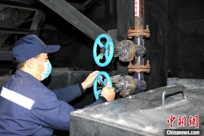 9月18日，漠河市正式開啟8個(gè)月超長供暖期?！∩厶炖?攝