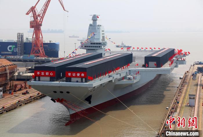 2022年6月17日上午，中國(guó)第三艘航空母艦下水命名儀式在中國(guó)船舶集團(tuán)有限公司江南造船廠(chǎng)舉行?！±钐?攝
