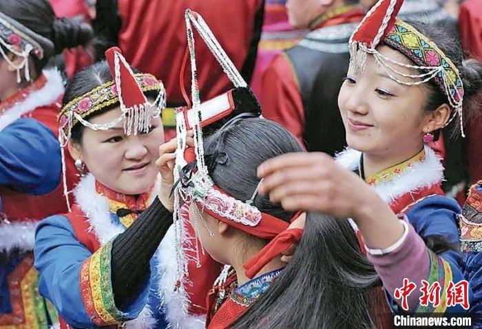 畬族姑娘裝扮。圖片來源：臺(tái)灣《聯(lián)合報(bào)》