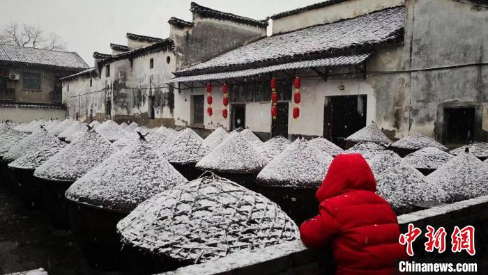 游埠古鎮(zhèn)醬油坊雪景?！潜?攝