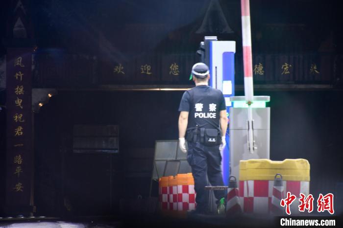 圖為民警堅守崗位。　德宏邊境管理支隊供圖