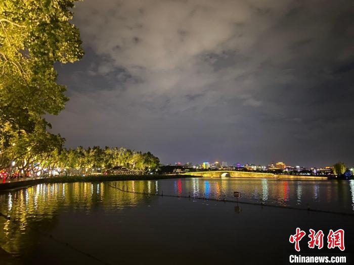 “十一”經(jīng)濟(jì)觀察：浙江多元消費(fèi)活力涌動加速回暖