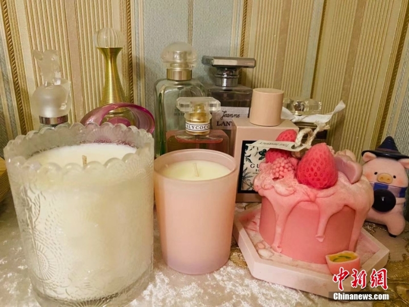 圖為10月4日，李希辰家里擺放的香氛產(chǎn)品。 <a target='_blank' href='/'>中新社</a>發(fā) 李希辰 攝