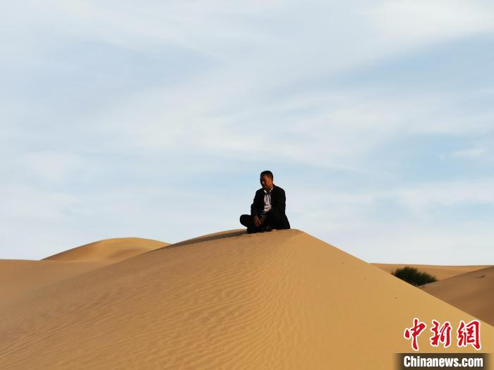圖為高毛虎在沙漠中?！「呙⒐﹫D